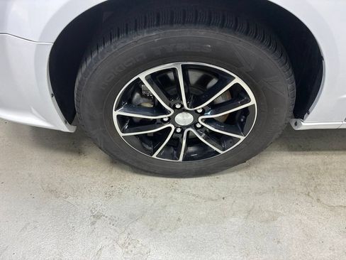 Used 2018 Dodge Grand Caravan SXT w/ Blacktop Package FWD image 27
