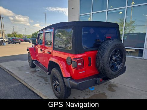 Used 2024 Jeep Wrangler Unlimited Sahara w/ Technology Group AWD/4WD image 6