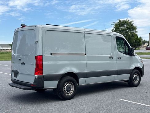 Used 2023 Mercedes-Benz Sprinter 1500 image 8