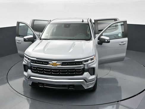 Used 2024 Chevrolet Silverado 1500 LT AWD/4WD image 32