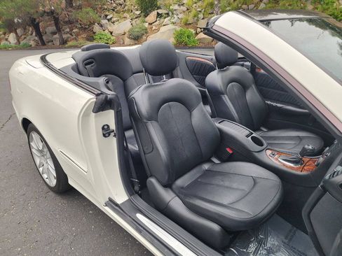 Used 2009 Mercedes-Benz CLK 350 Cabriolet image 32