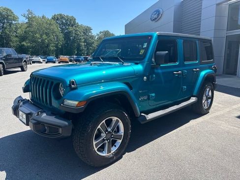 Used 2019 Jeep Wrangler Unlimited Sahara w/ Cold Weather Group AWD/4WD image 2