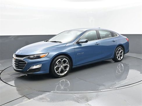 Used 2024 Chevrolet Malibu LT image 2
