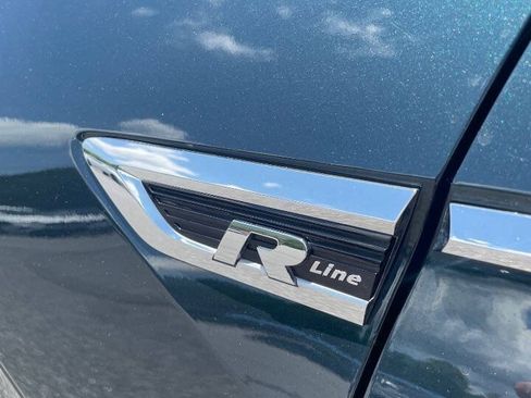 Used 2018 Volkswagen Tiguan SEL w/ R-Line Package FWD image 24