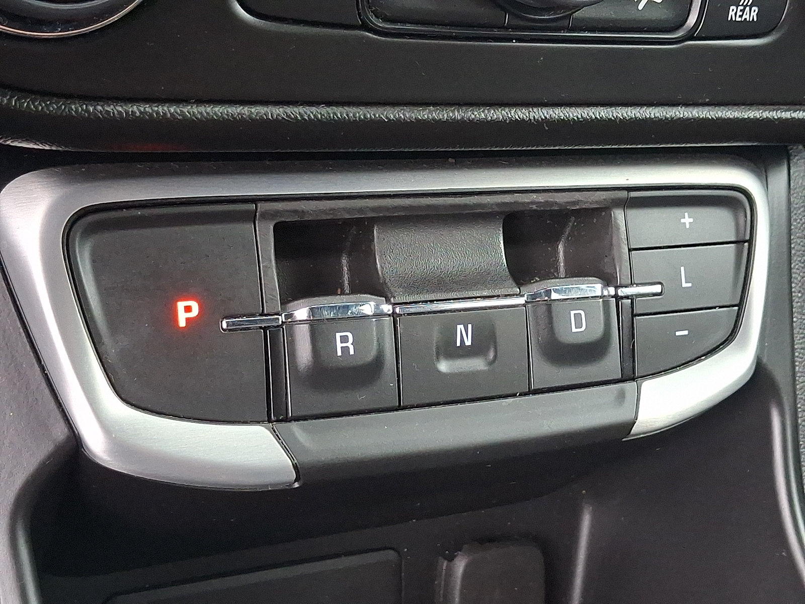 Used 2024 GMC Terrain SLE w/ Driver Convenience Package AWD/4WD image 15