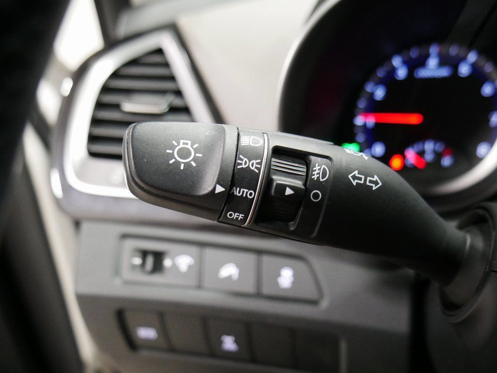 Used 2013 Hyundai Santa Fe GLS w/ Popular Equipment Pkg AWD/4WD image 37