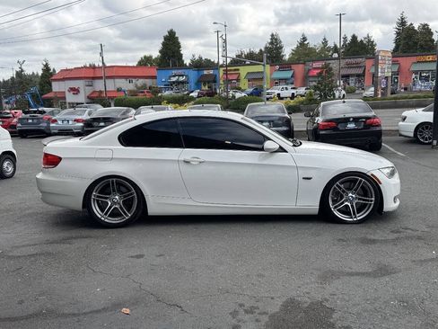 Used 2009 BMW 335i xDrive Coupe AWD/4WD image 9
