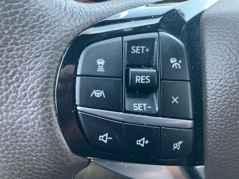 Used 2022 Ford Explorer King Ranch w/ Premium Technology Package AWD/4WD image 18