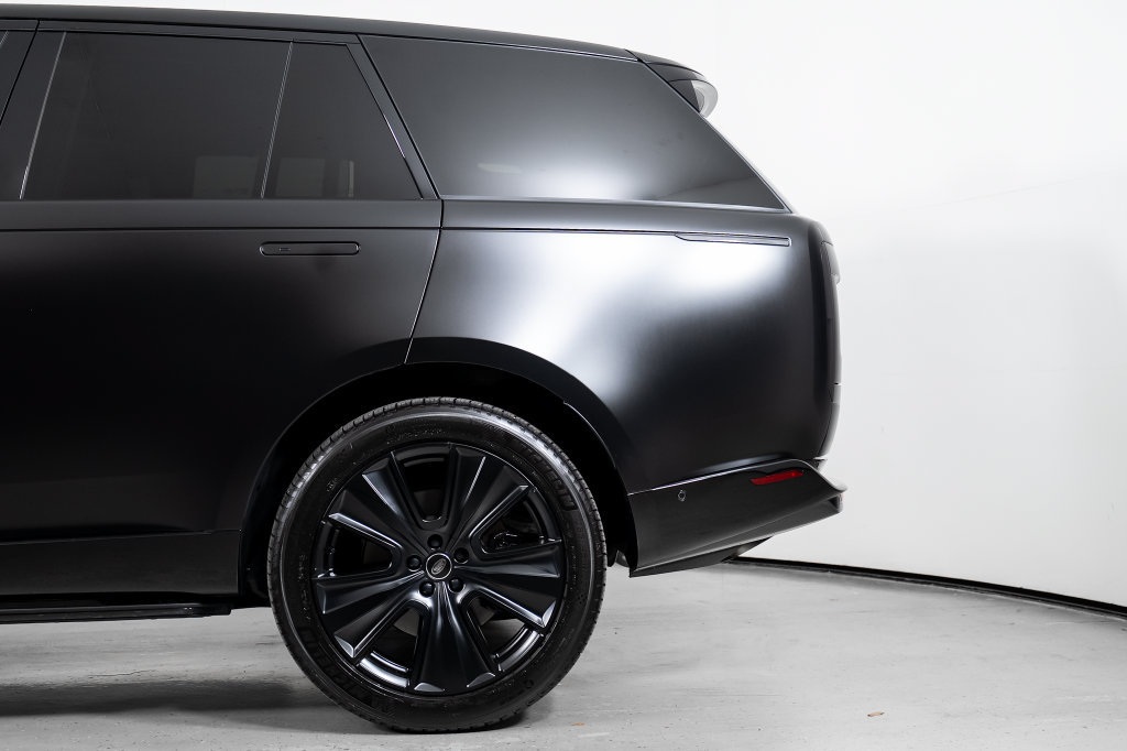 Used 2025 Land Rover Range Rover Autobiography AWD/4WD image 15