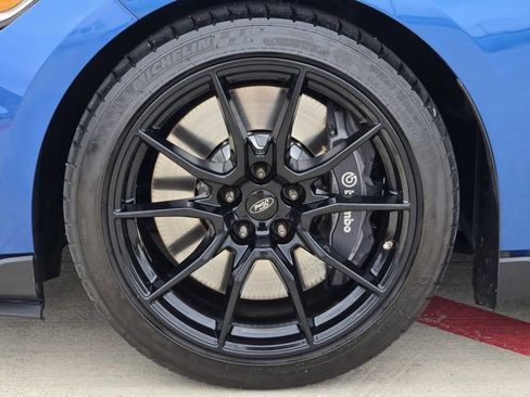 Used 2019 Ford Mustang Shelby GT350 w/ Technology Package RWD image 11