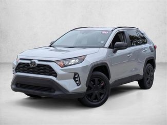 Used 2020 Toyota RAV4 LE video 1