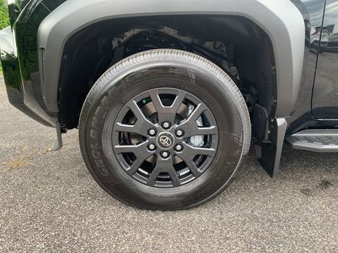 Used 2026 Toyota 4Runner SR5 AWD/4WD image 33