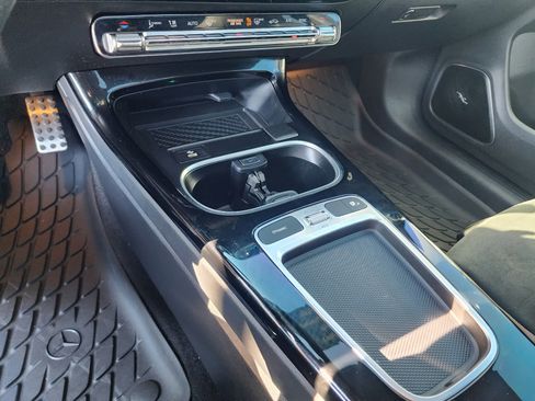 Used 2025 Mercedes-Benz CLA 250 image 35