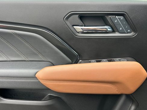 Used 2024 GMC Canyon AT4 w/ AT4 Premium Package image 10