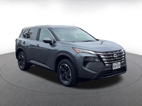 Used 2025 Nissan Rogue SV AWD/4WD image 3