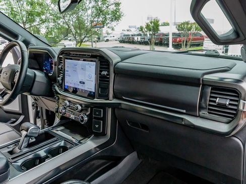 Used 2024 Ford F150 Platinum image 18