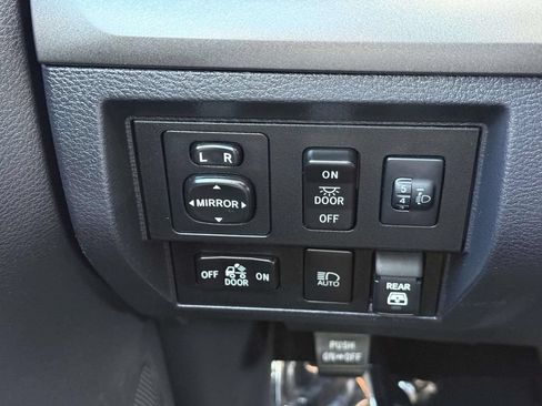Used 2020 Toyota Tundra SR5 w/ SR5 Upgrade Package AWD/4WD image 26