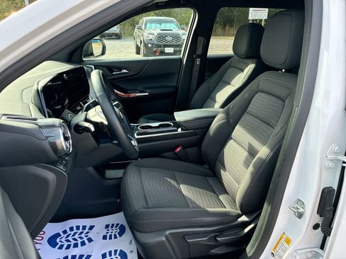 Used 2025 Chevrolet Equinox LT FWD image 19