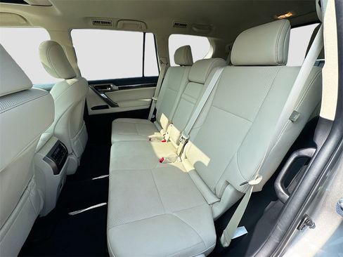 Used 2022 Lexus GX 460 Premium image 20