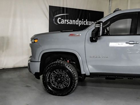 Used 2024 Chevrolet Silverado 2500 LT image 11