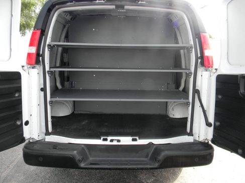 Used 2021 Chevrolet Express 2500 RWD image 10