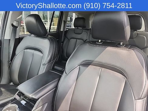 Used 2023 Jeep Grand Cherokee Limited AWD/4WD image 23