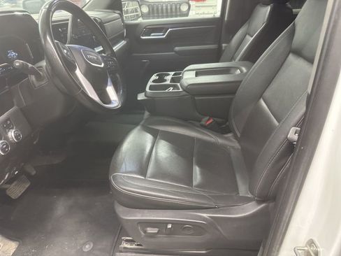 Used 2024 GMC Sierra 1500 SLT image 3