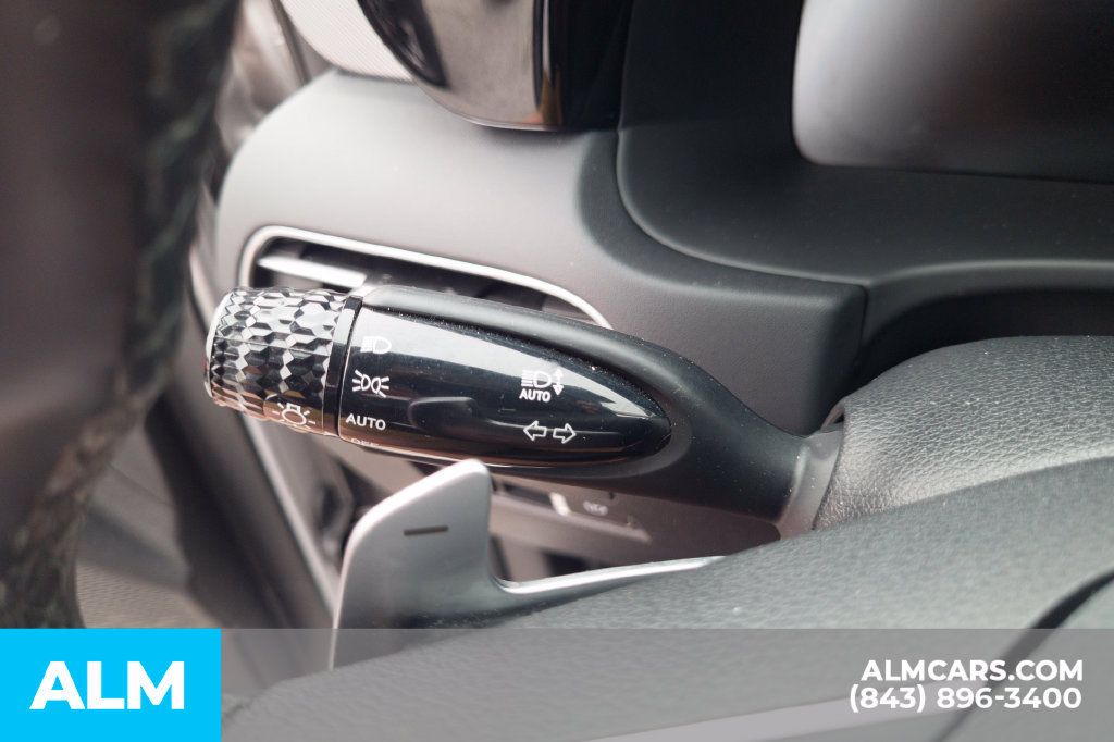 Certified 2025 Hyundai Palisade SEL FWD image 16