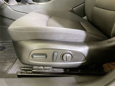 Used 2022 Chevrolet Malibu LT image 25