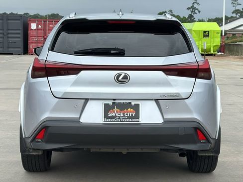 Used 2023 Lexus UX 250h FWD w/ Accessory Package (Z2) image 4