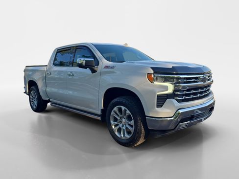 Used 2025 Chevrolet Silverado 1500 LTZ w/ LTZ Premium Package AWD/4WD image 7