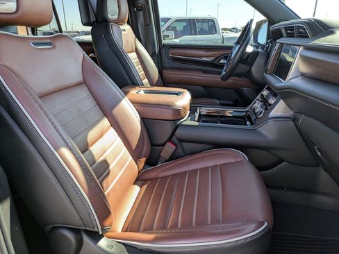 Used 2024 GMC Yukon Denali Ultimate image 29