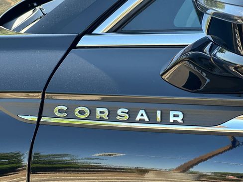 New 2025 Lincoln Corsair Premiere w/ Equipment Group 101A image 28