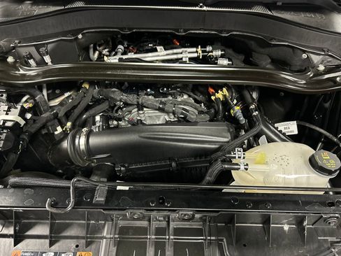 Used 2025 Ford Explorer ST-Line w/ ST-Line Street Pack image 27