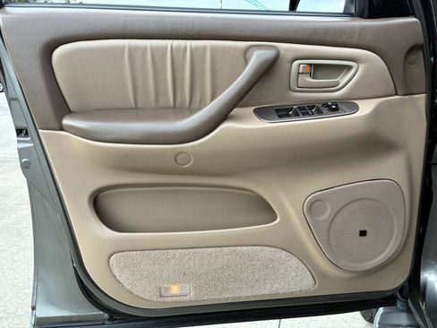 Used 2003 Toyota Sequoia Limited image 9