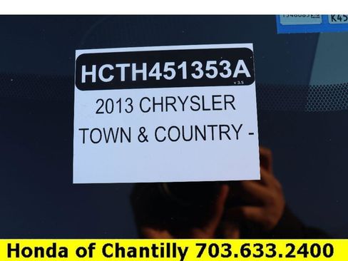 Used 2013 Chrysler Town & Country Touring-L image 35