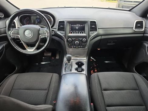Used 2021 Jeep Grand Cherokee Laredo RWD image 9