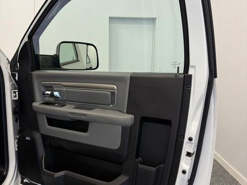 Used 2018 RAM 3500 Tradesman w/ Chrome Appearance Group image 31