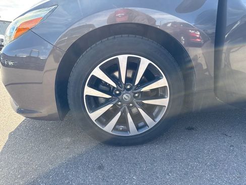 Used 2017 Nissan Altima 2.5 SV FWD image 25
