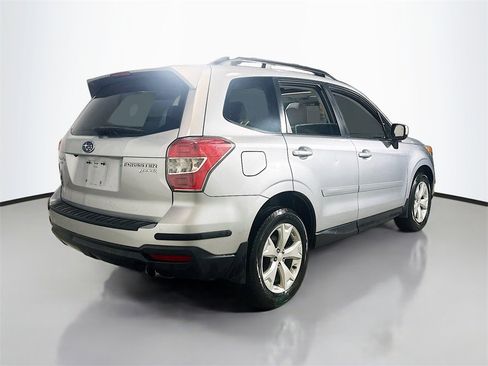 Used 2015 Subaru Forester 2.5i Limited image 8