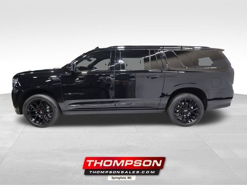 Certified 2023 GMC Yukon XL Denali w/ Advanced Technology Package AWD/4WD image 1