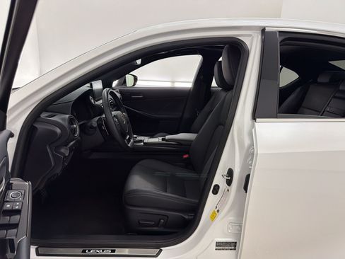 Used 2025 Lexus IS 300 w/ Comfort Package RWD image 5