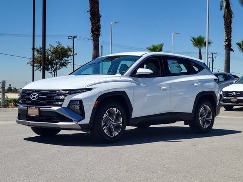New 2026 Hyundai Tucson Blue SE FWD image 2