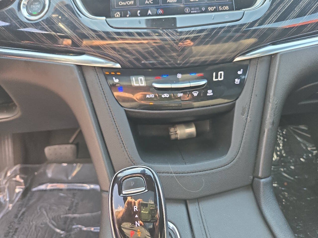 Used 2024 Cadillac XT6 Premium Luxury FWD image 21