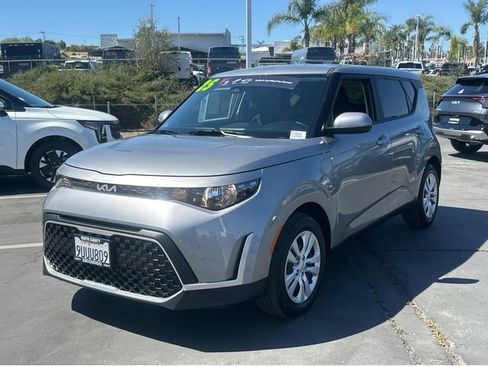 Certified 2025 Kia Soul LX image 3