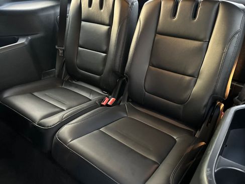 Used 2018 Ford Explorer XLT w/ Equipment Group 202A image 15