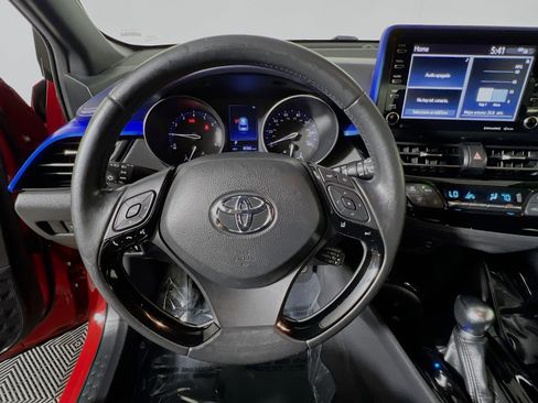 Used 2020 Toyota C-HR XLE image 18