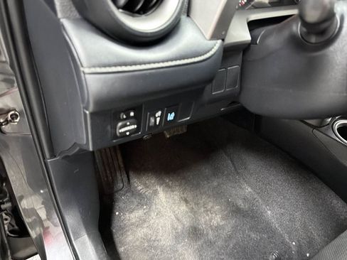 Used 2018 Toyota RAV4 XLE w/ Preferred Accessory Package FWD image 14