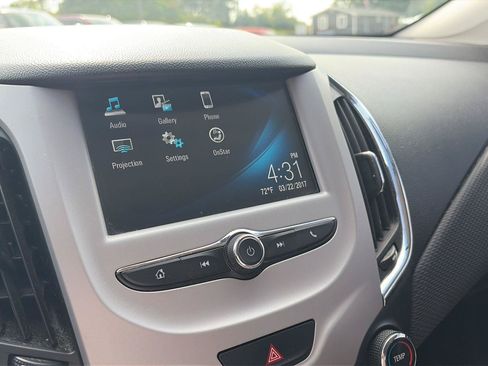 Used 2017 Chevrolet Cruze LS FWD image 23