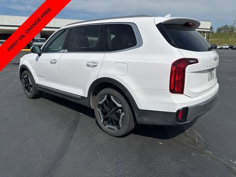 Used 2025 Kia Telluride S image 3